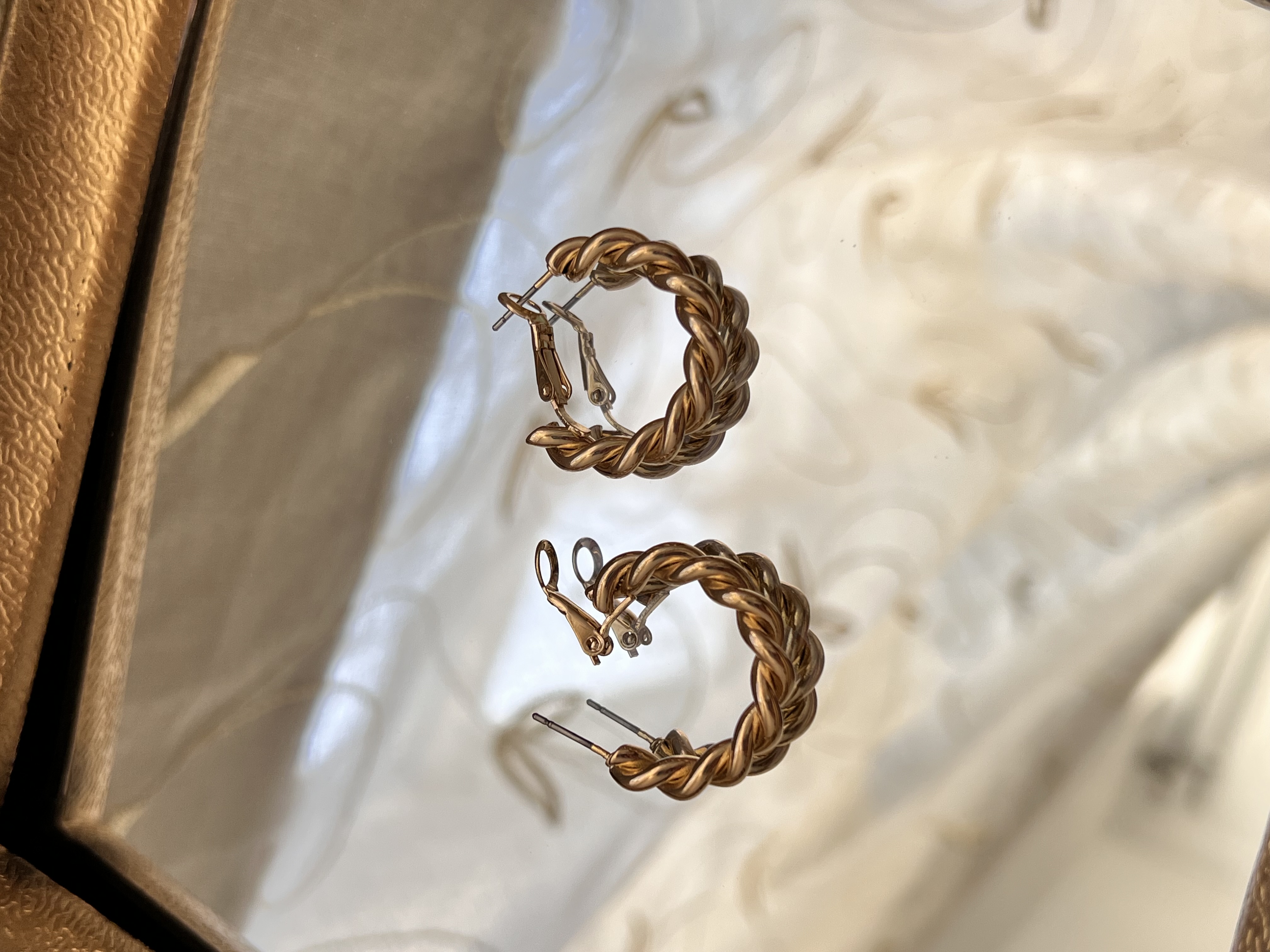 گوشواره حلقه‌ای زنجیر طنابی ابکاری طلا 💛➕✨