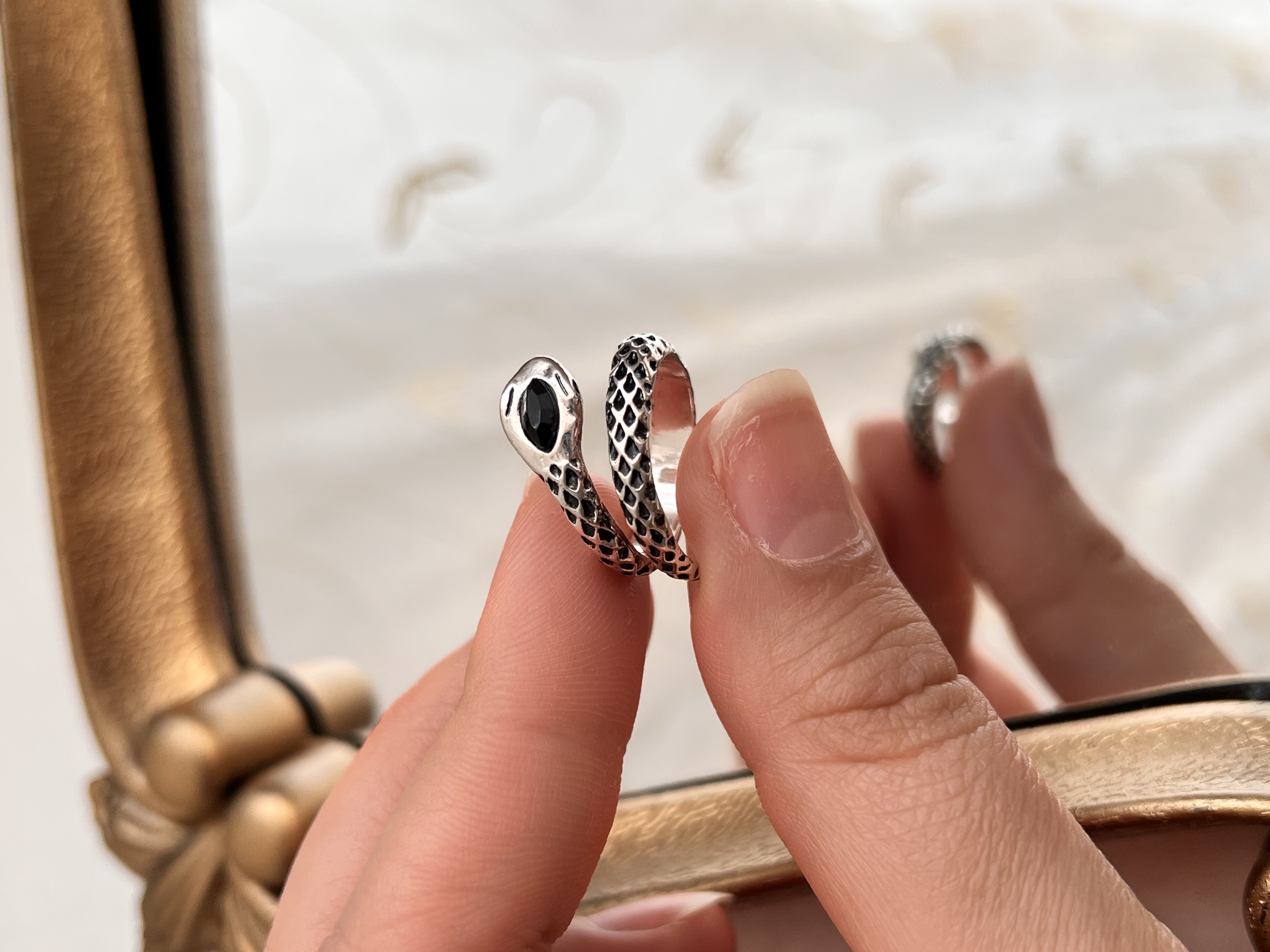 انگشتر مار سیاره قلم کارشد همراه نگین مشکی 🖤➕💍➕🐍