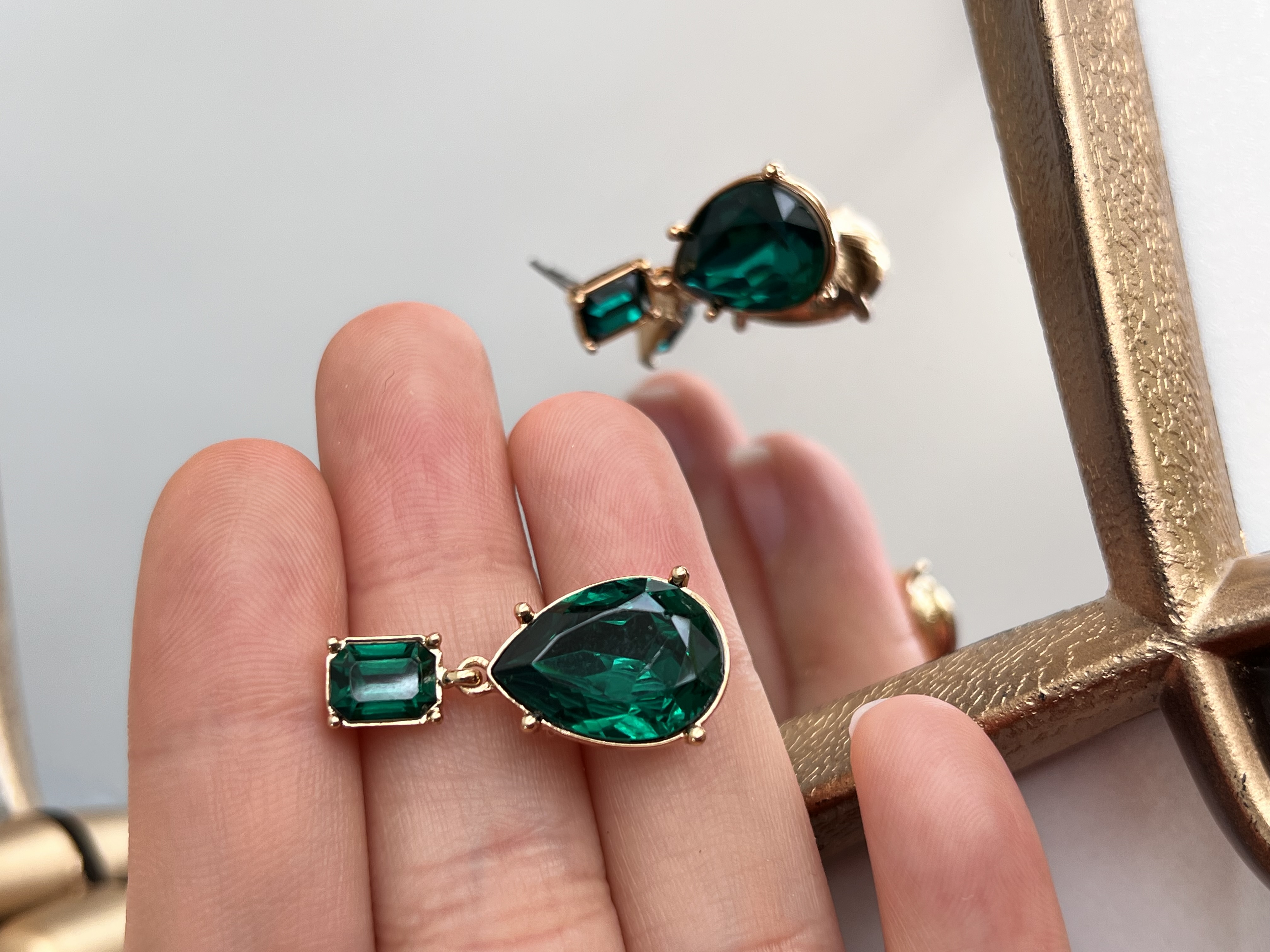 گوشواره مجلسی نگین سبز یشمی سوراسکی 🪲➕💎