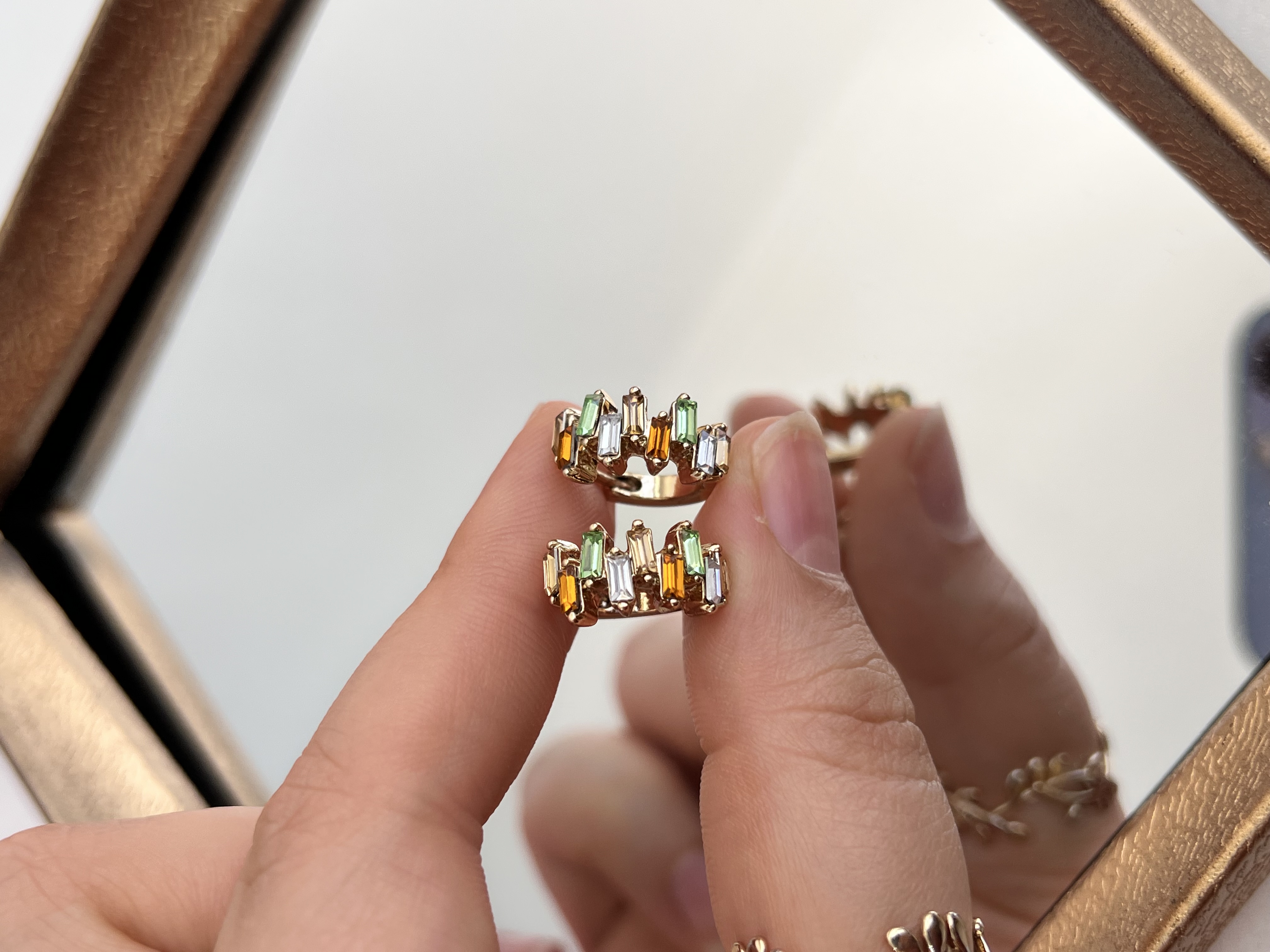 گوشواره حلقه‌ای نگین سوراسکی کارشد💚➕💛➕🧡